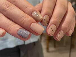 淡ブルーネイル