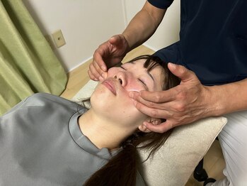 カノアカイロ/小顔矯正。顔の歪み矯正