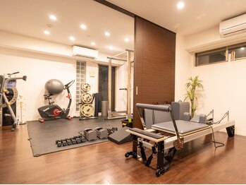 【肩こり・腰痛・ダイエット特化】パーソナルジム＆ピラティス メルメイク伏見店/店内