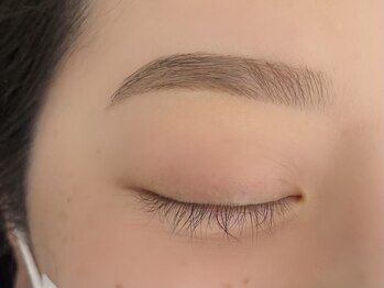 ニフェ(Nifee)の写真/「眉が変わると、印象も変わる」まつ毛と同時施術で一気に垢抜け♪黄金比で似合う眉に♪