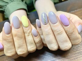 ワンカラーにワンポイントが素敵