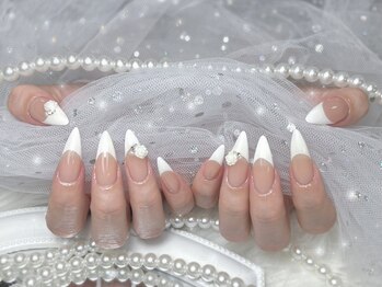 ベルグローアルファネイル(BELLE GROW ALPHA NAIL)/白フレンチネイル