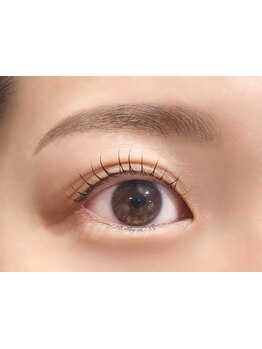 ナチュラル上品な目元にしたい