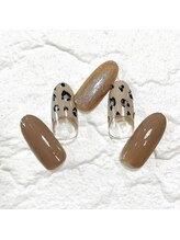 ミュナ(myuna)/ブラウンヒョウ柄ネイル