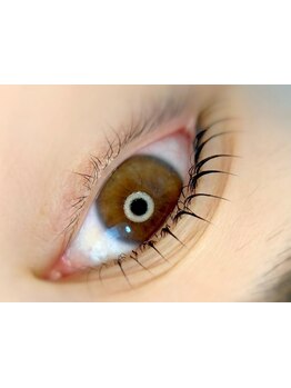 ナチュラル上品な目元にしたい