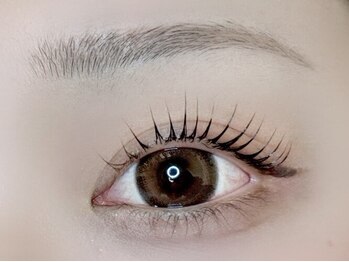 リル(rille)の写真/《大人女性を目指す方へ》歴の長いスタッフによる安心の施術☆ナチュラルで上品なお目元を提供します♪