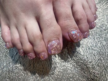 ストーン埋め尽くしフットネイル