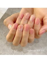 リッシュ(RICHE)/ピンクのニュアンスネイル！