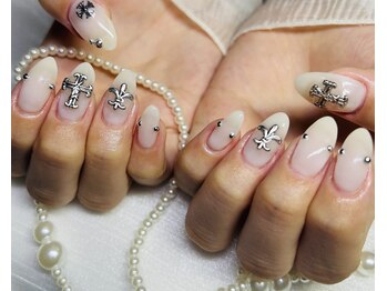 エミリーネイル(EMILY NAIL)/ピアスネイル/クロスネイル