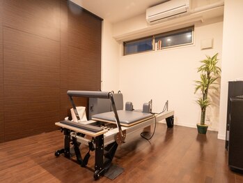 【肩こり・腰痛・ダイエット特化】パーソナルジム＆ピラティス メルメイク伏見店/店内