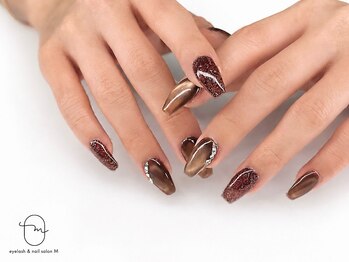 エム(M)/brown nuance nail