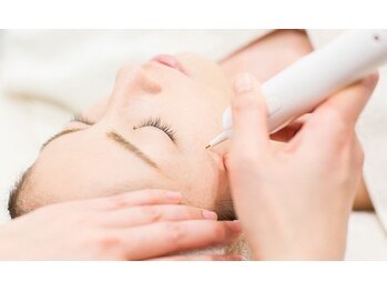 カンナム小顔 海老名店の写真/≪シミ肌質改善サロン≫本質的なエイジングケアをしたい方に☆【本格小顔矯正50分+シミケア放題20分SET】