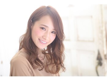レイネイル レイアイ イオンナゴヤドーム前店/☆女性らしくフェミニンに☆