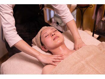 サロン ド プアプア(salon de puapua)/デコルテもしっかり！