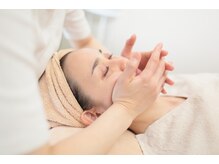 アロマアンドフェイシャルサロン &nbsp;エメシェリー(aimercherie)/コルギで目指せ小顔！！