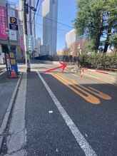 最初の角を右に曲がる。