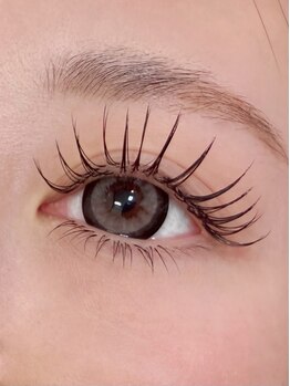 ココリラバズ(CoCoriraBuzz)の写真/初めての方にもオススメ!お客様お一人お一人の状態に合ったお目元のデザインをご提案致します。