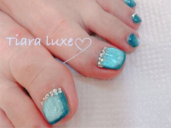 ティアラリュクス 東林間店(Tiara Luxe)の写真/【パラジェル】夏真っ盛り！毎日のサンダルにはフットネイルが必須！ガサガサかかともつるんと角質ケア♪