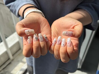 ロエン 北岡崎(ROEN)/キラキラ×ビジューネイル