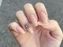ノラネイル ウメダ(NORA nail UMEDA)の雰囲気（白を基調にした綺麗な店内♪）