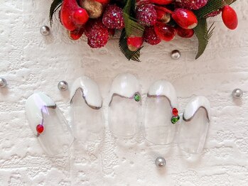 ネイルサロン ロゼプリュム/オーロラを取り入れた雪ネイル