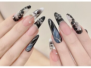 ユミ(U.MI.)/上品ネイルデザイン