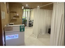 シェリーアイ 弘前店(Cherie Eye)の雰囲気（明るく開放的な空間♪清潔感もあり落ち着いた店内◎）