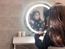 韓国カフェのような店内、メイクブース・ヘアアイロン有◎