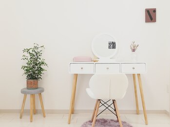 シーフェイス(see face)/素肌でも、バッチリメイクでも