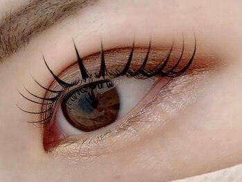 チョビ(Chobi)の写真/トリートメント成分たっぷりの新まつげパーマ♪根元からしっかり立ち上げ自然に盛れる目元に☆持続力◎