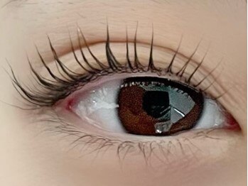 レーヴ(REVE)の写真/自然な仕上がりで目力UP♪根本から８０度立ち上げて、まつ毛の長さを最大限に見せる次世代まつ毛パーマ！