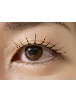 ナチュラル上品な目元にしたい