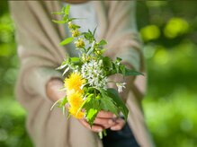 STEP3｜ハーブを摘む体験から始まる