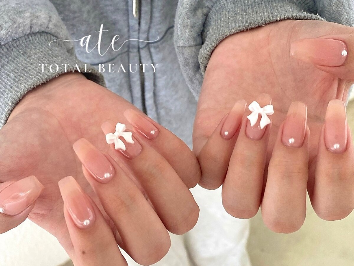 ピンクビジュー ×フレンチネイルチップ 695b319befb0db4e72bb7a3ac7a6af