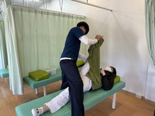 戸塚接骨院の雰囲気（お客様のお悩みをお話を聞きながら解決していきます！）