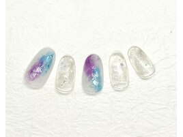 キラキラニュアンスネイル