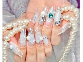 キラキラ透明ネイル