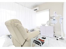 ホワイトニングショップ 守谷店(whitening shop)の雰囲気(照射中はリラックスして頂いて大丈夫です♪)
