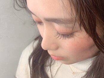 エルメ バイ クイーンズ(herme by QUEENS)の写真/肌馴染みの良いカラー8色から選べます◎髪色・瞳の色に合わせてご提案致します！お得なクーポンもご用意♪
