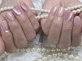 ハニービービー(Honey Bee Bee)/ピンクマグネットネイル