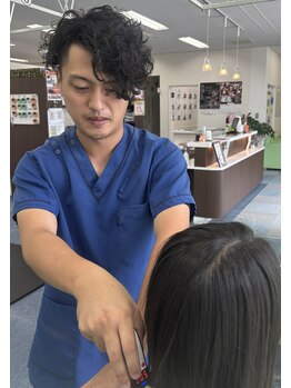すこやか整骨院 陽南店の写真/デスクワークでつらい肩こり・猫背・巻き肩に◎原因分析で根本ケアを目指す施術です♪