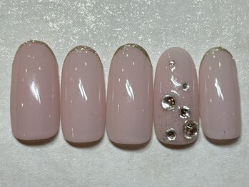 ネイルアンドアイラッシュ ネネ/ピンクベージュ ストーングラデ