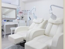 ユーラボ 表参道(YOU-LAB)の雰囲気（都内でも数少ない完全個室で広めのペアルーム完備◎並んで施術）