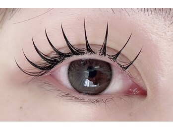 ルーム 近鉄八尾店(ROOM)の写真/まつ毛が少ない人でも【ふわっとした上品なボリューム仕上がり】ボリュームラッシュ！アイライン効果も◎