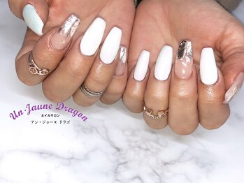 アン ジョーヌドラゴ/【ロングネイル】ホワイトネイル