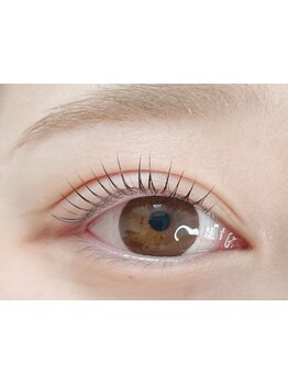 ナチュラル上品な目元にしたい