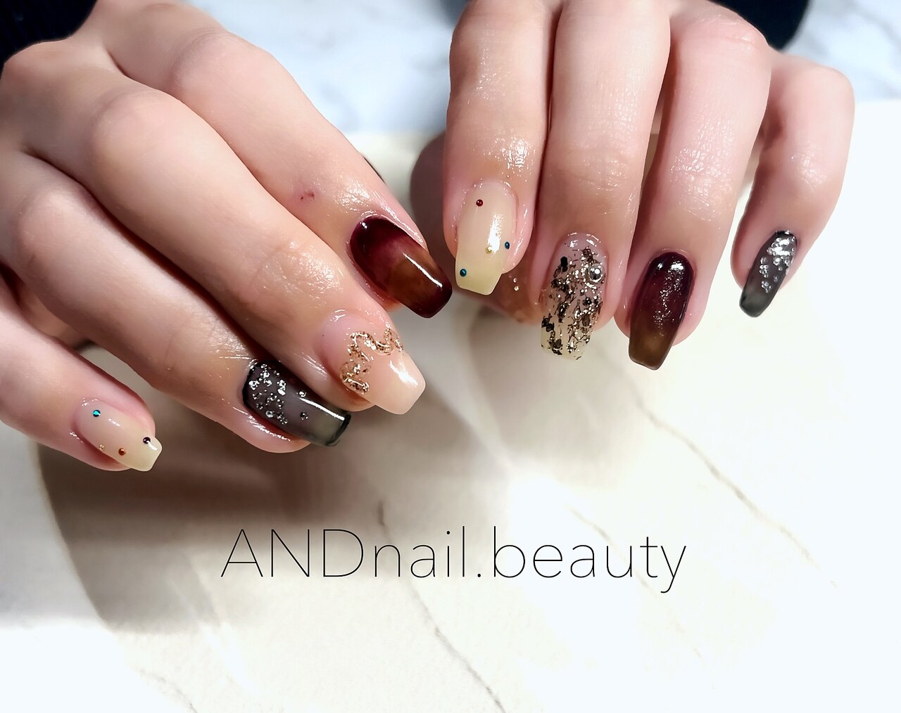 2026年冬トレンド】ニュアンス ワンカラー ハンドのネイルデザイン集