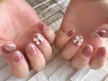 エヌ(N)の写真/ショートネイルだから映えるデザインをご提案♪♪季節やトレンドに合わせたカラー・シール・パーツも豊富◎