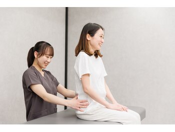 麻生シロ整骨院(麻生siro整骨院)の写真/白石区siro整骨院の姉妹院！麻生駅1番出口からすぐ着く徒歩15秒の好立地!!腰痛改善特化コースで悩み解消◎