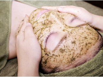 ブレア(Blair)/漢方ハーブピーリング施術